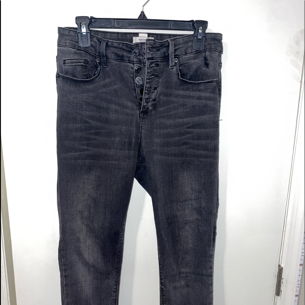 FOREVER 21 BLACK FADE JEANS
